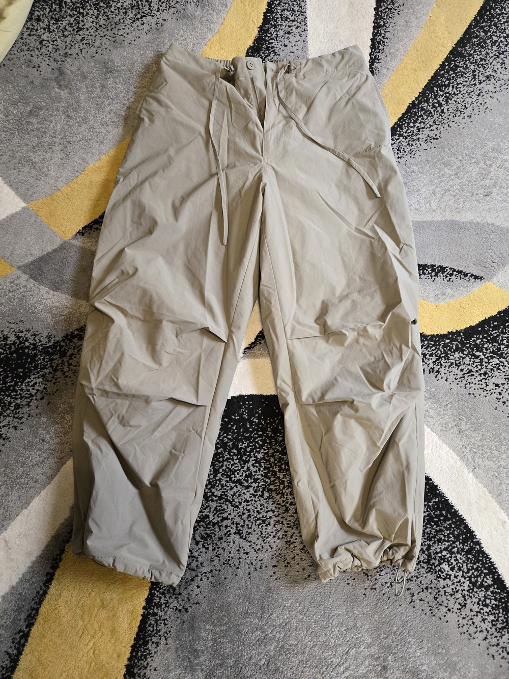 Men's Drawstring Cargo Pants in Light Khaki